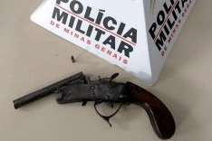 Ladrões capotam carro na BR-381 após roubo em Monlevade